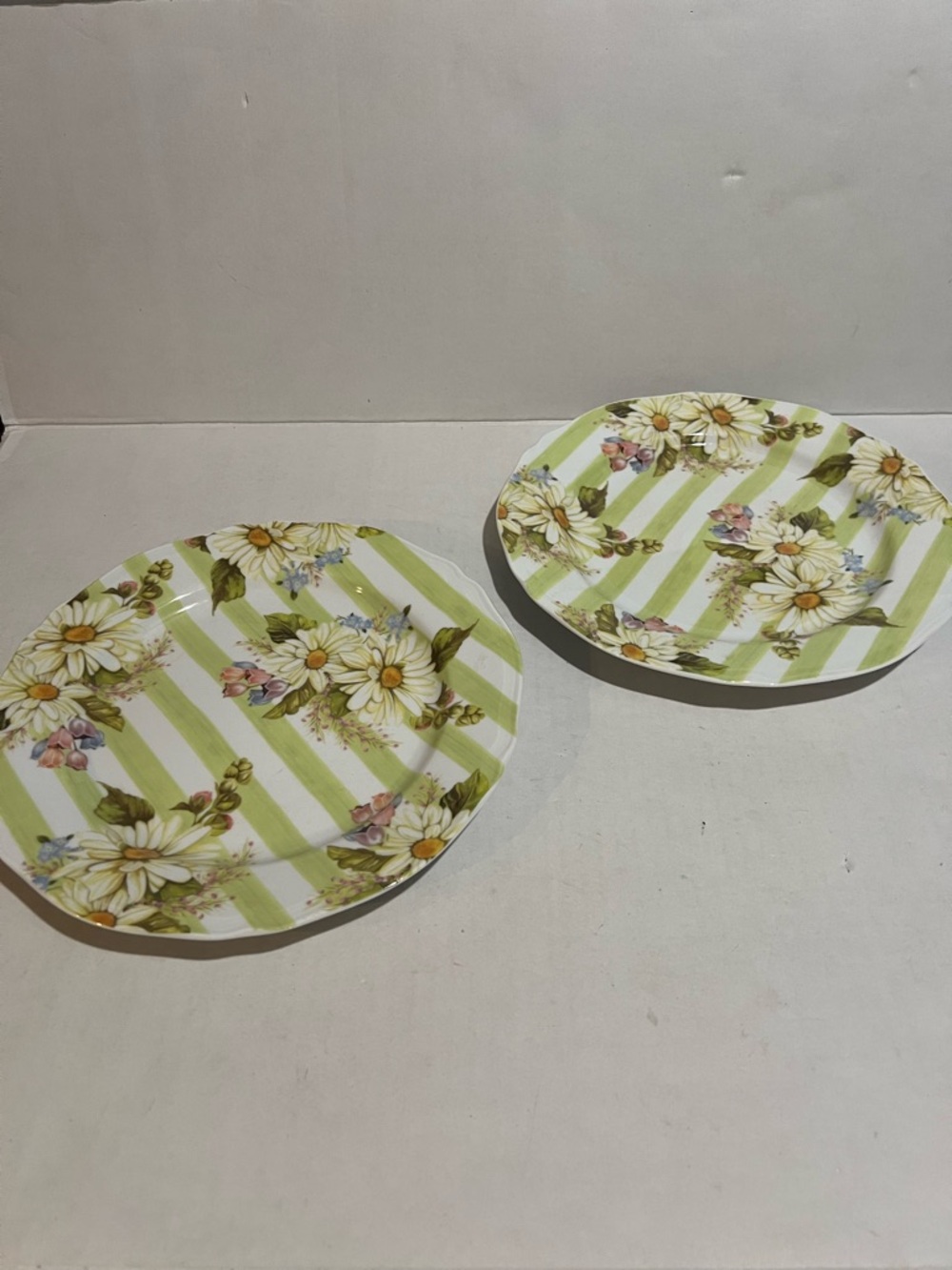 2 MacKENZIE CHILDS WILDFLOWER DINNER PLATES